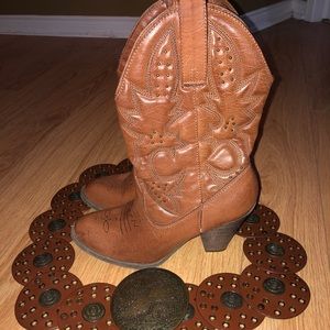 Pleather Cowgirl boots + Belt